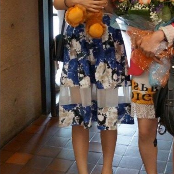 Floral pattern skirt - Picture 2 of 3